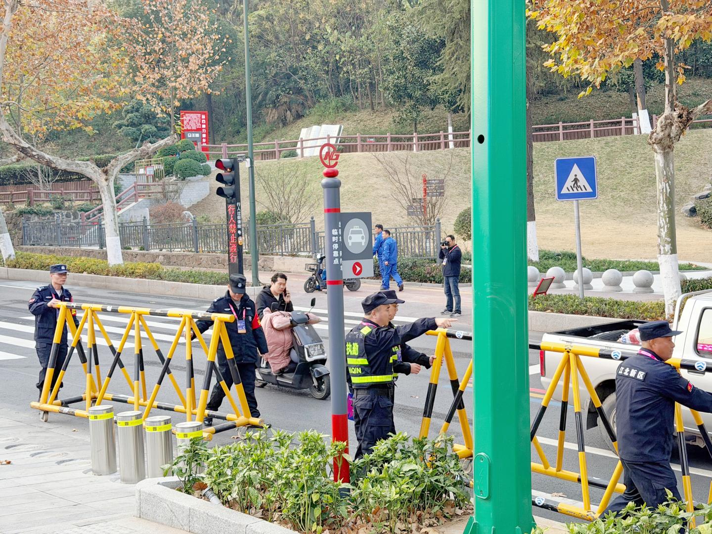 E:/25.12.10后 上傳網(wǎng)站留存/“保安衛(wèi)士”護(hù)航，熱血燃賽場(chǎng)！——南京市保安服務(wù)有限公司大廠分公司保障WCBA女籃聯(lián)賽激情開(kāi)燃/照片/微信圖片_20251210163658_265_1.jpg微信圖片_20251210163658_265_1