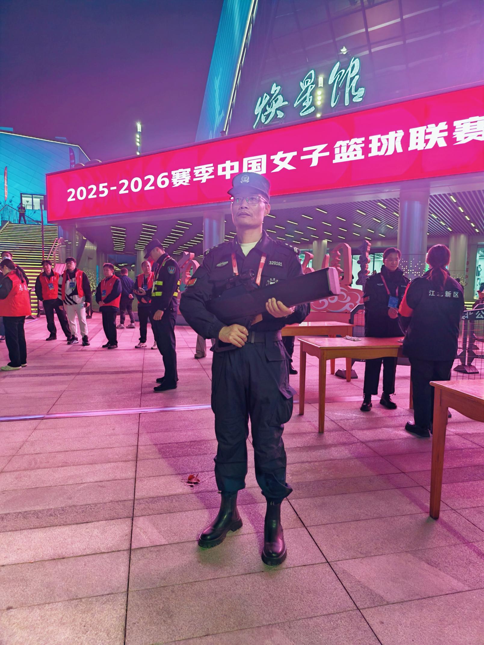 E:/25.12.10后 上傳網(wǎng)站留存/“保安衛(wèi)士”護(hù)航，熱血燃賽場(chǎng)！——南京市保安服務(wù)有限公司大廠分公司保障WCBA女籃聯(lián)賽激情開(kāi)燃/照片/微信圖片_20251211080736_275_1.jpg微信圖片_20251211080736_275_1